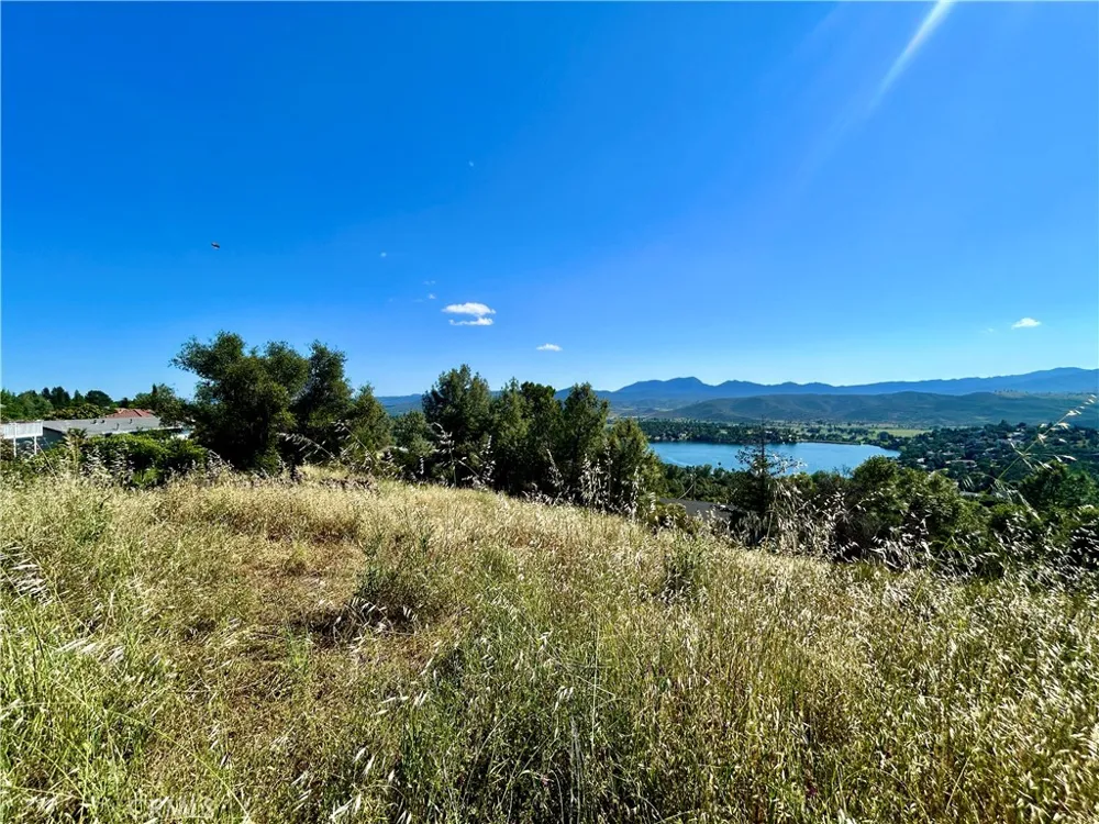 18716 Fernwood Hidden Valley Lake, CA 95467
