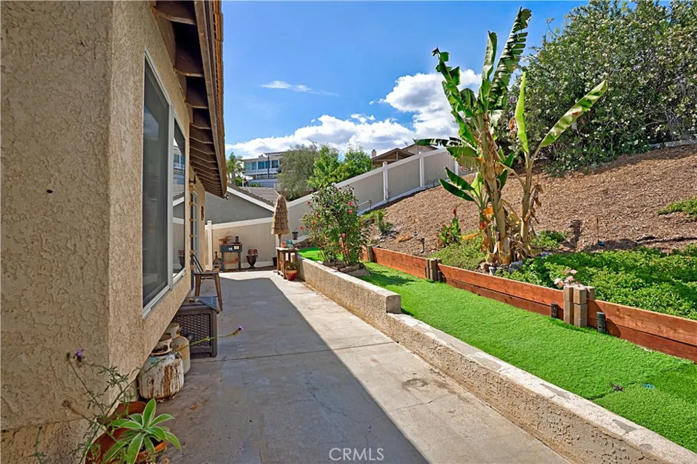 22196 Hoofbeat Way Canyon Lake, CA 92587