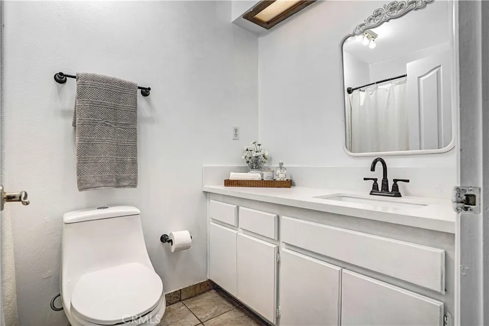 22196 Hoofbeat Way Canyon Lake, CA 92587