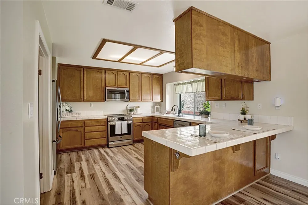 22196 Hoofbeat Way Canyon Lake, CA 92587