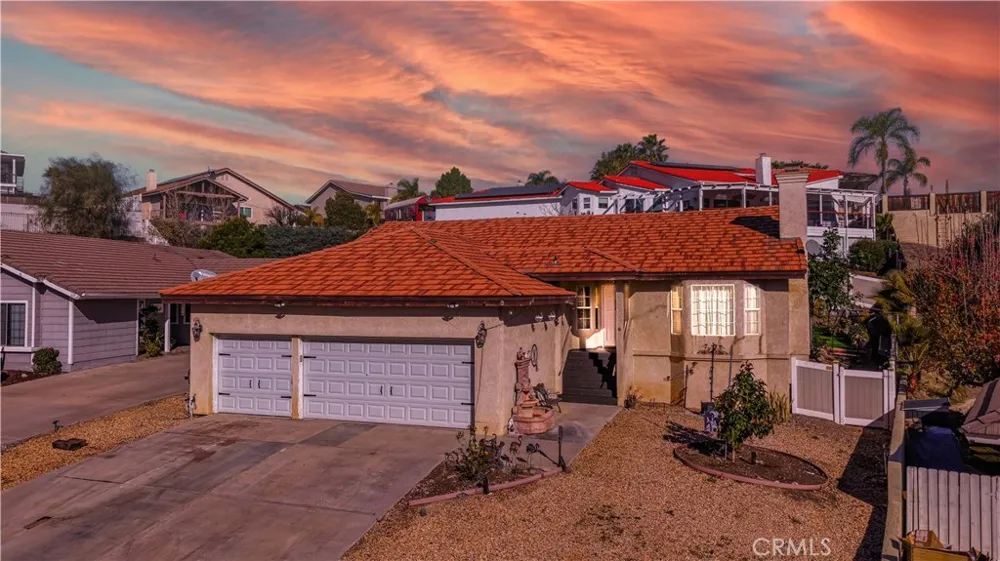 22196 Hoofbeat Way Canyon Lake, CA 92587