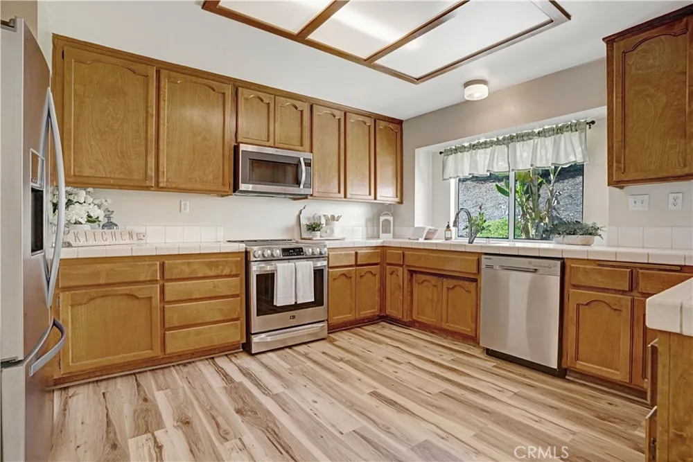 22196 Hoofbeat Way Canyon Lake, CA 92587
