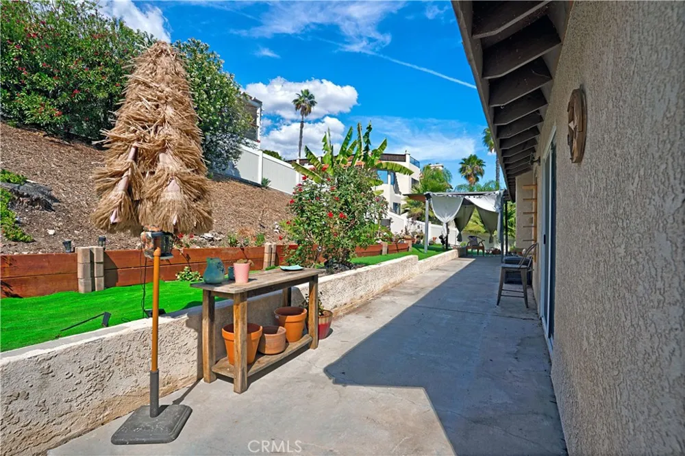 22196 Hoofbeat Way Canyon Lake, CA 92587