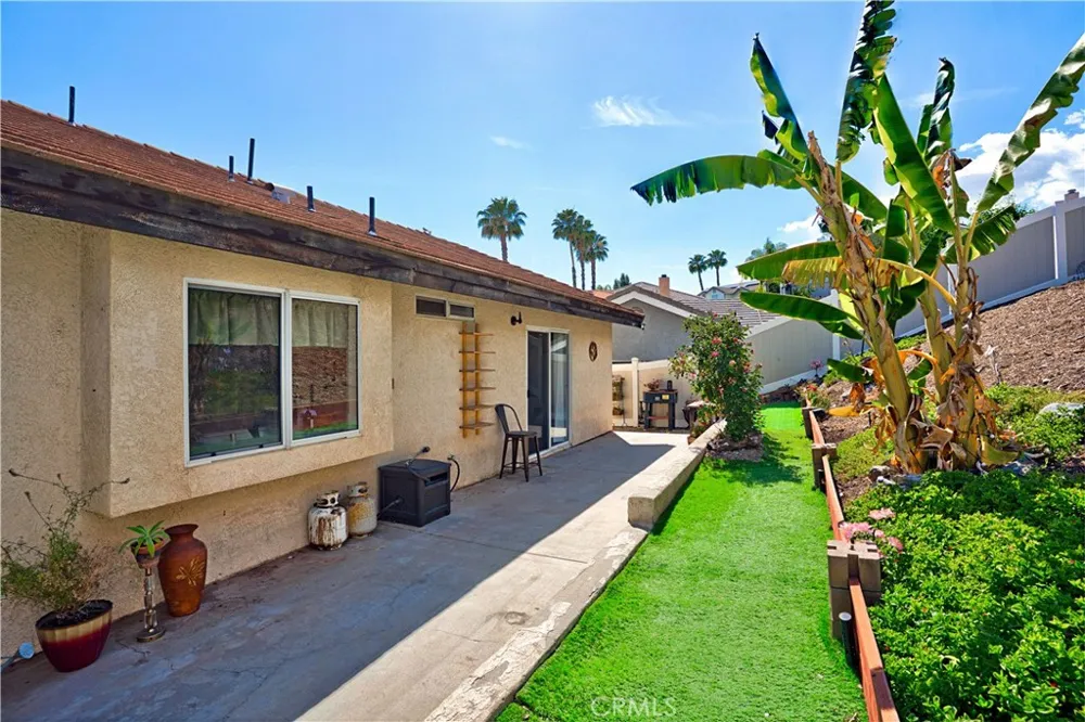 22196 Hoofbeat Way Canyon Lake, CA 92587