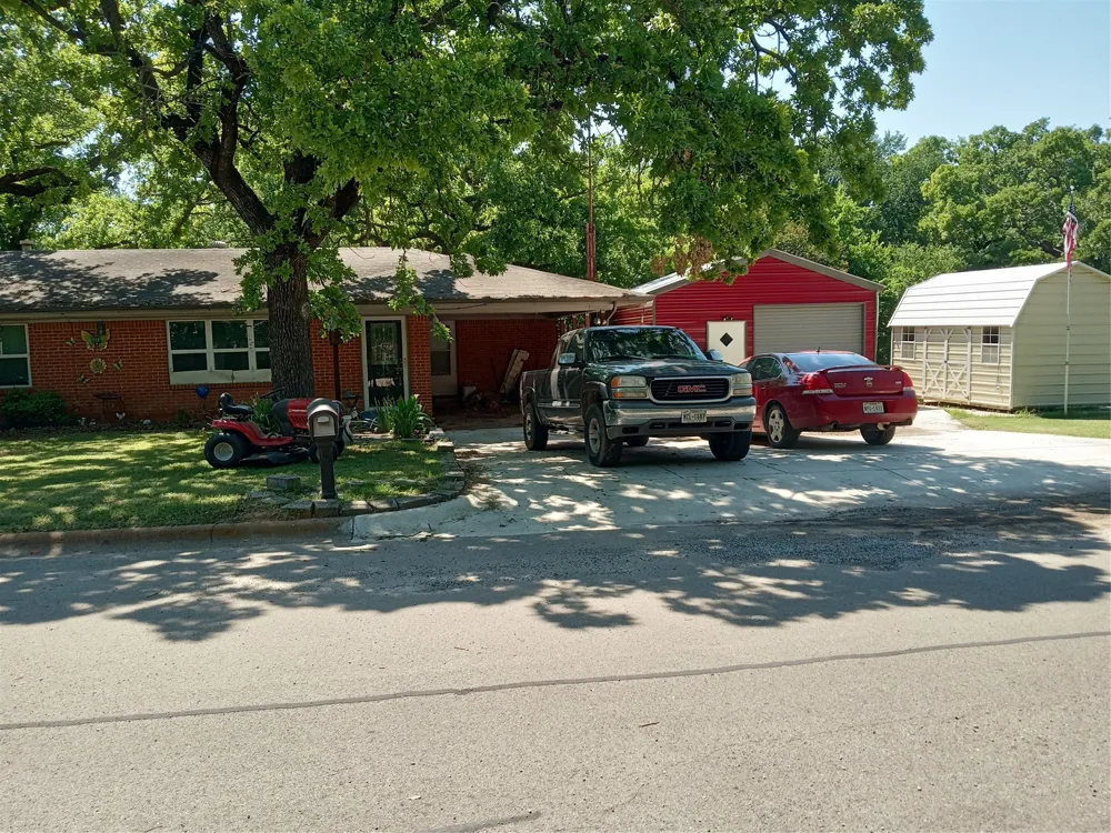 1005 Gary Street Bridgeport, TX 76426