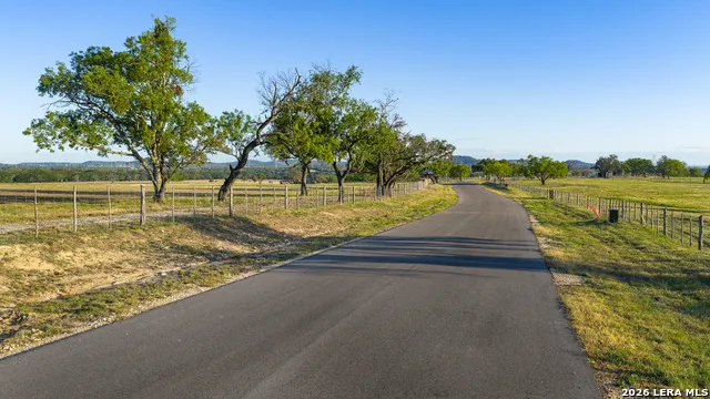 0004 Clearwater Comfort, TX 78013