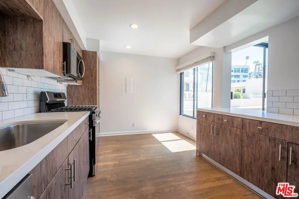 7301 Vista Del Mar #B105 Playa del Rey, CA 90293