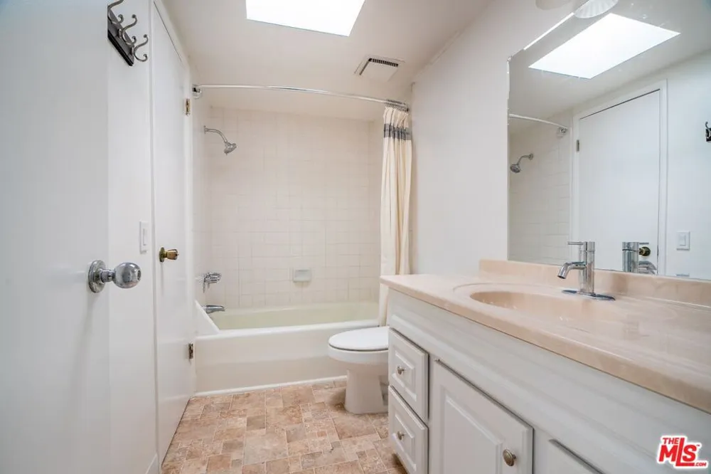 7301 Vista Del Mar #B105 Playa del Rey, CA 90293