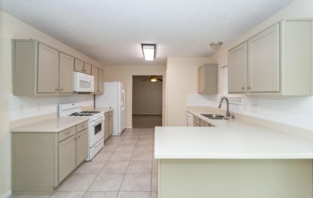 1710 Oak Valley Drive Kemah, TX 77565