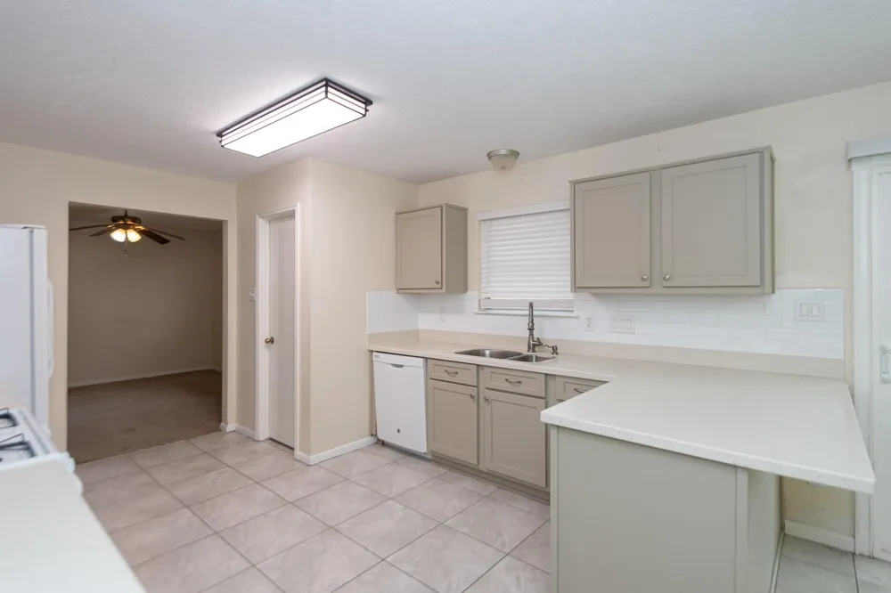 1710 Oak Valley Drive Kemah, TX 77565