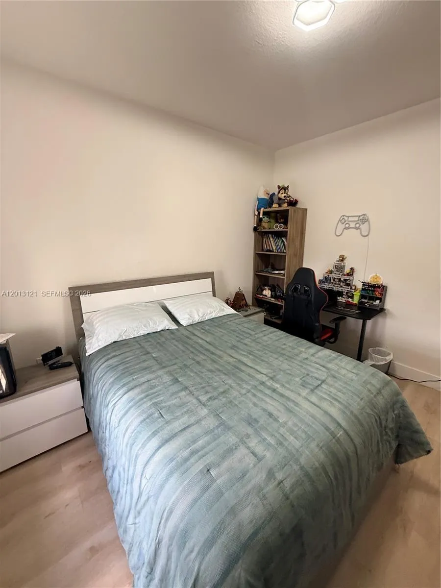 8640 NW 101st Pl Doral, FL 33178