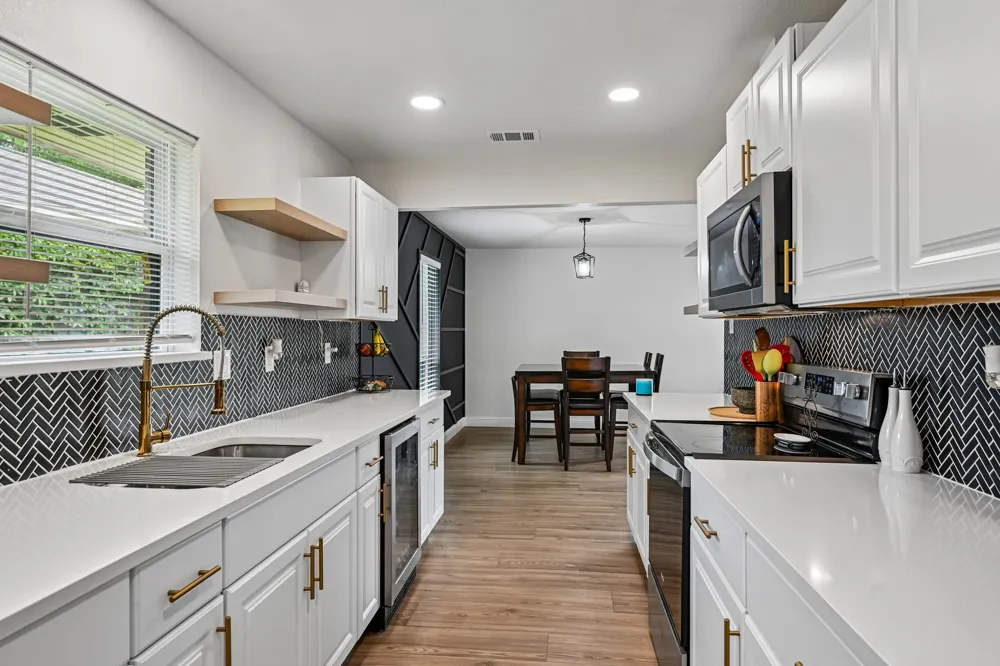 813 Oakbluff Drive Lancaster, TX 75146