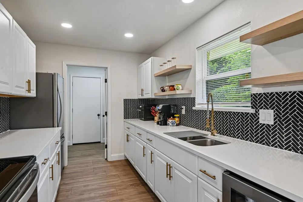 813 Oakbluff Drive Lancaster, TX 75146
