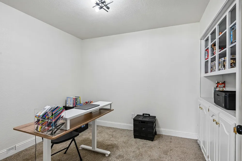 813 Oakbluff Drive Lancaster, TX 75146