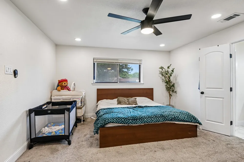813 Oakbluff Drive Lancaster, TX 75146