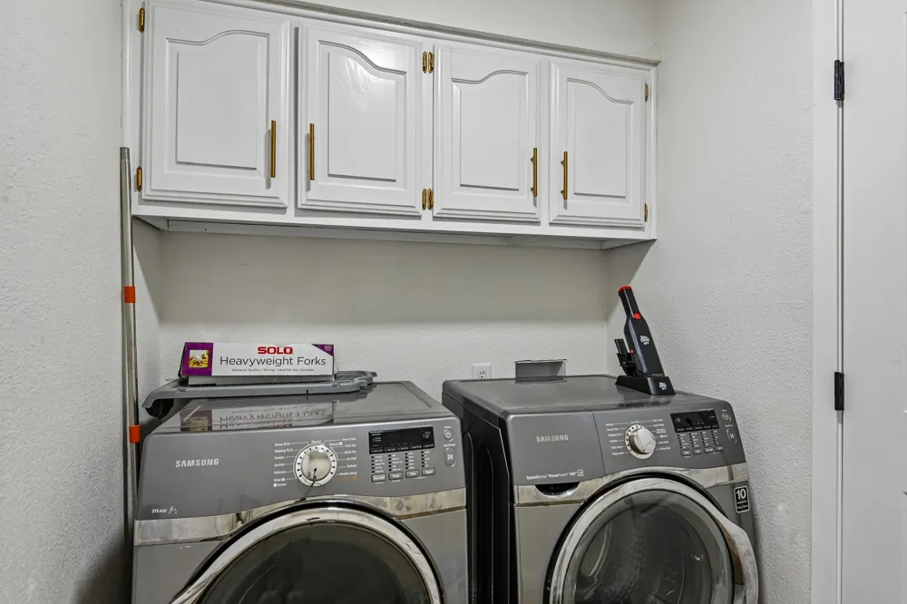 813 Oakbluff Drive Lancaster, TX 75146
