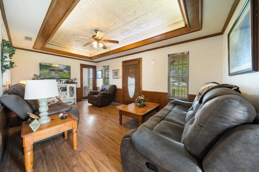 404 Fm 1566 W Wolfe City, TX 75496