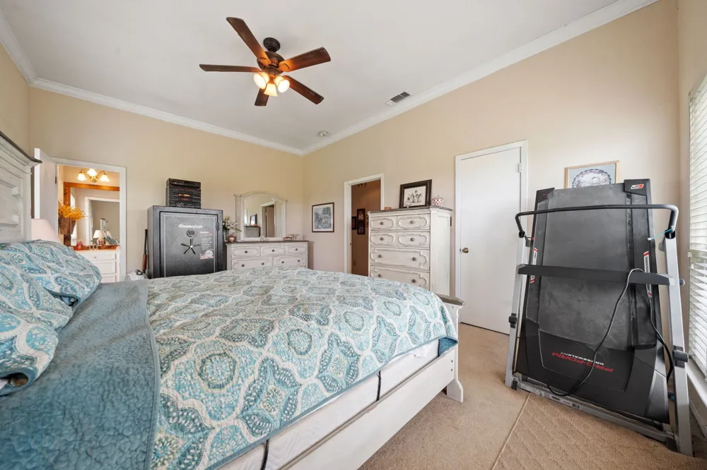 404 Fm 1566 W Wolfe City, TX 75496