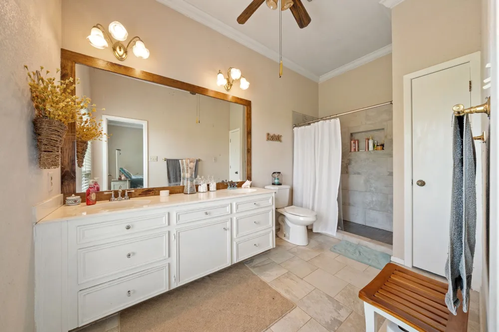 404 Fm 1566 W Wolfe City, TX 75496