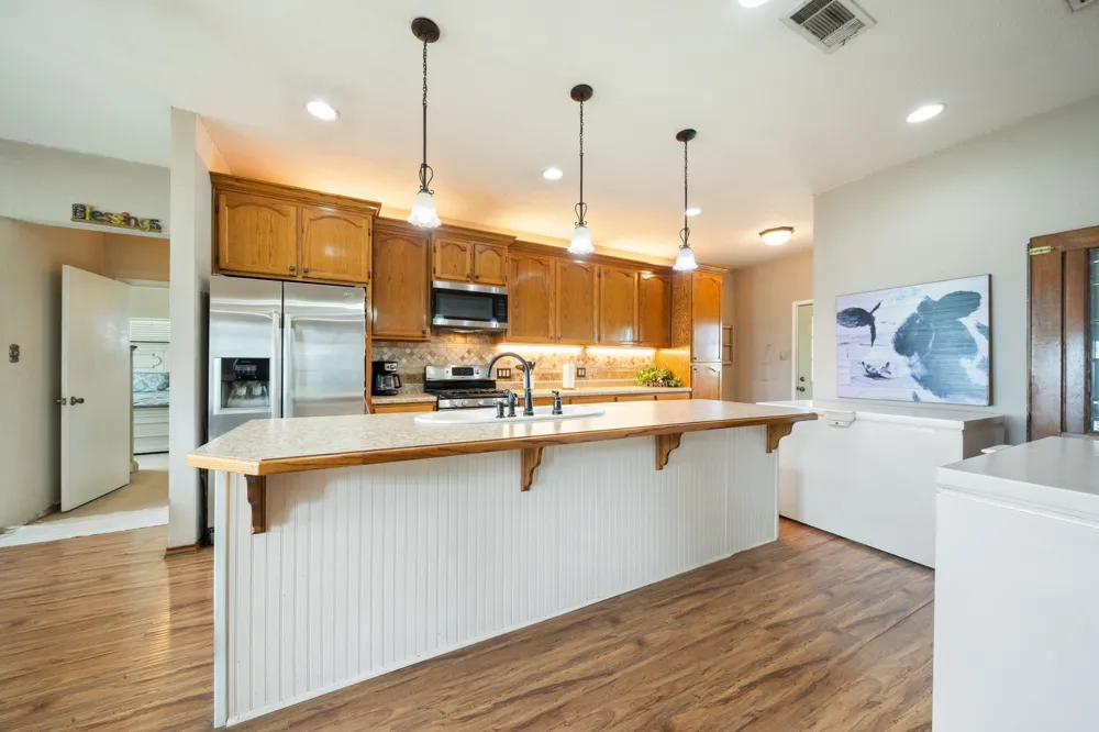 404 Fm 1566 W Wolfe City, TX 75496