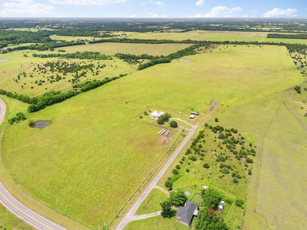 404 Fm 1566 W Wolfe City, TX 75496