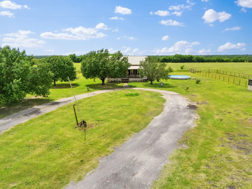 404 Fm 1566 W Wolfe City, TX 75496