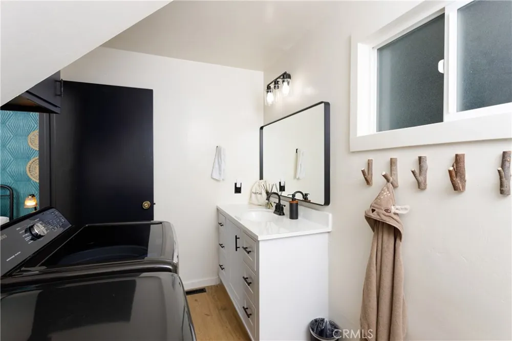 825 Lake View Lane Twin Peaks, CA 92391