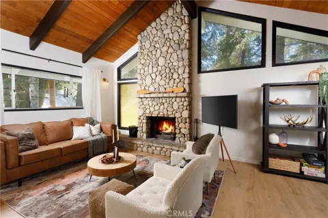 825 Lake View Lane