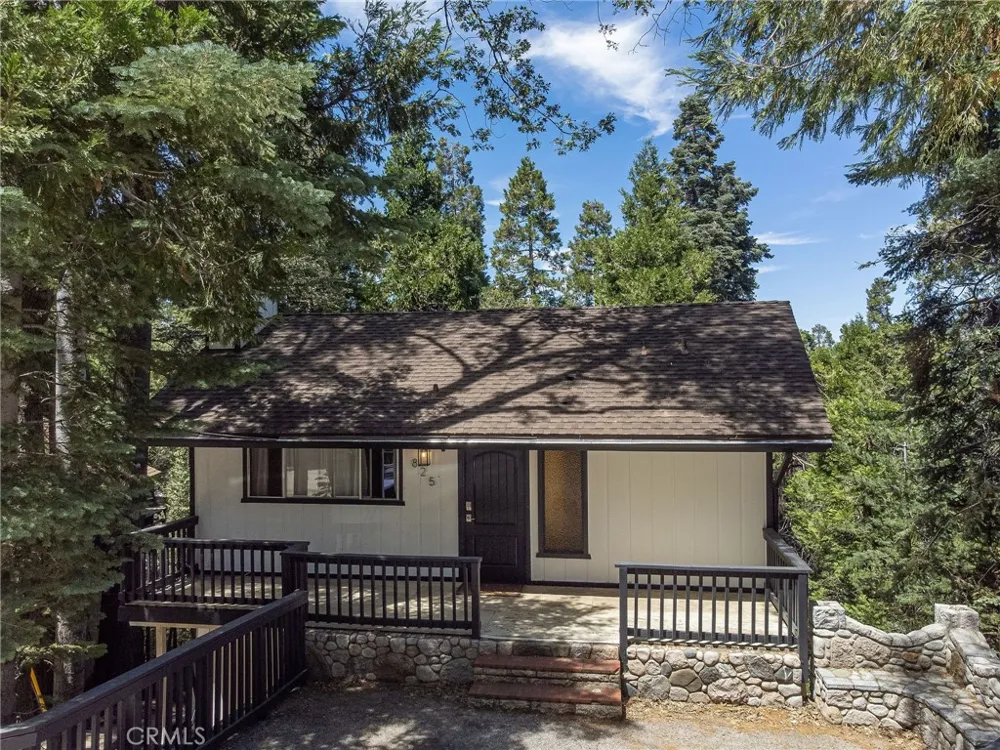 825 Lake View Lane Twin Peaks, CA 92391