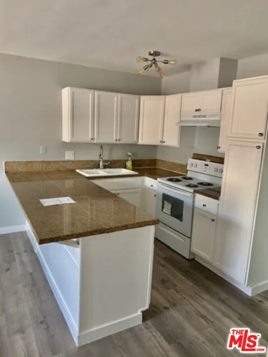 7524 Sepulveda Boulevard #207 Van Nuys, CA 91405