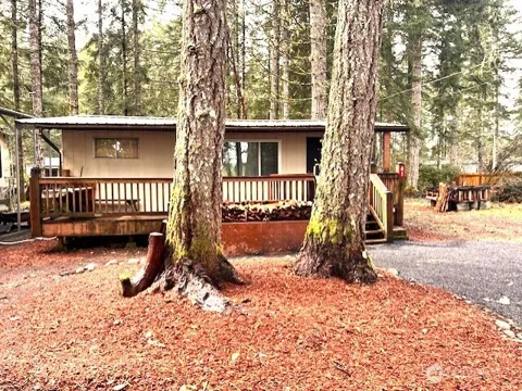 61 NE Madrona Court