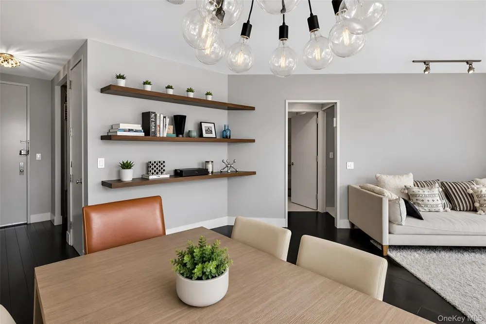 200 E 61st Street #35B New York (Manhattan), NY 10065