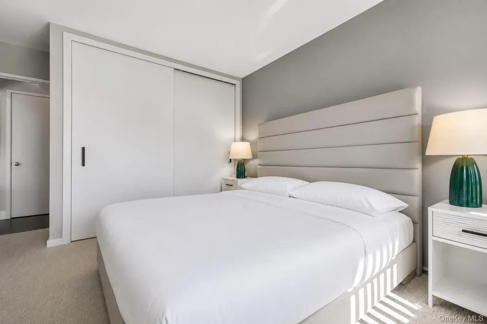 200 E 61st Street #35B New York (Manhattan), NY 10065