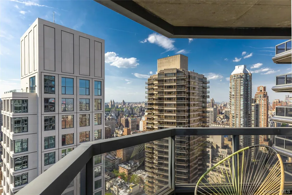 200 E 61st Street #35B New York (Manhattan), NY 10065