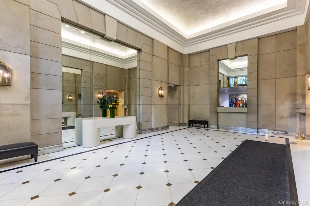 200 E 61st Street #35B New York (Manhattan), NY 10065