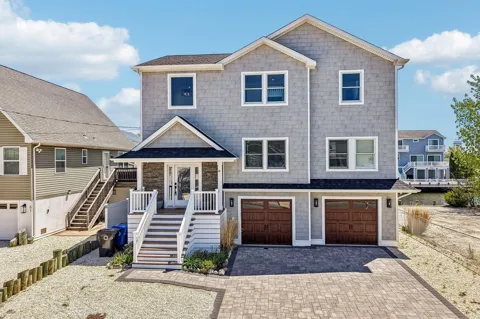 65 SYLVIA PL