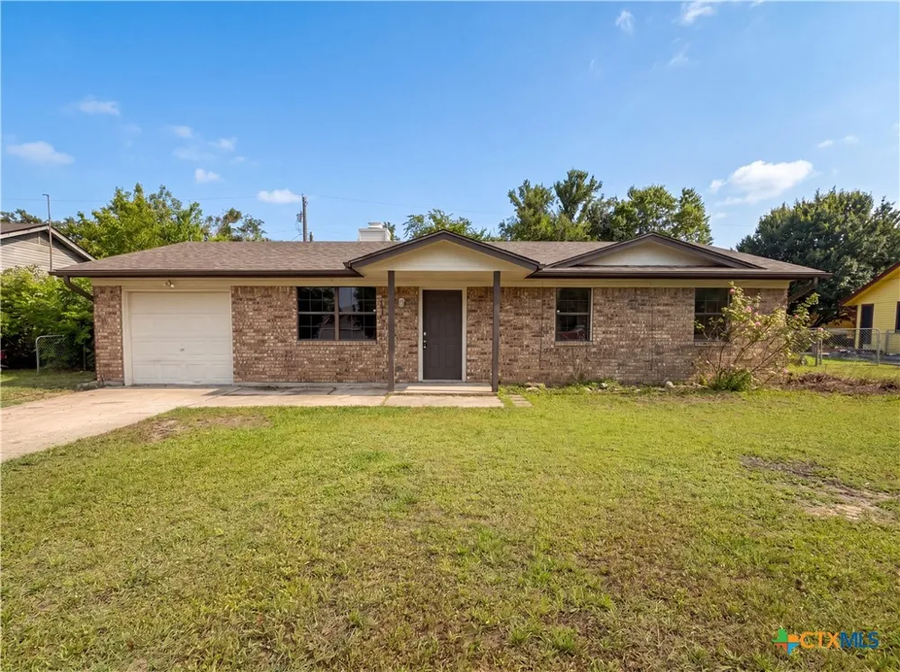 912 Hackberry Street