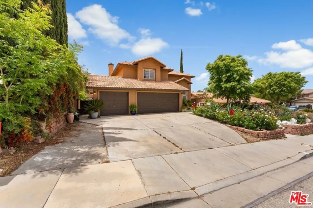 36557 Buckboard Court Palmdale, CA 93550