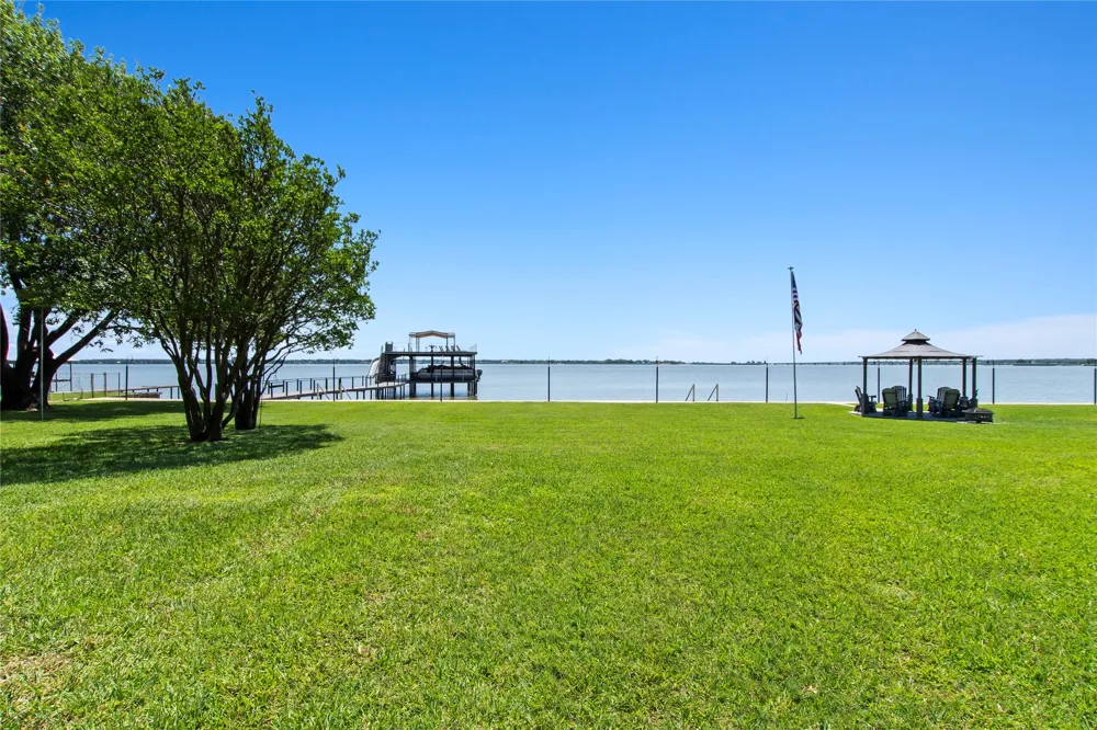 1301 Oak Hill Drive Kemp, TX 75143