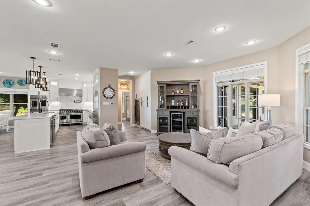 1301 Oak Hill Drive Kemp, TX 75143