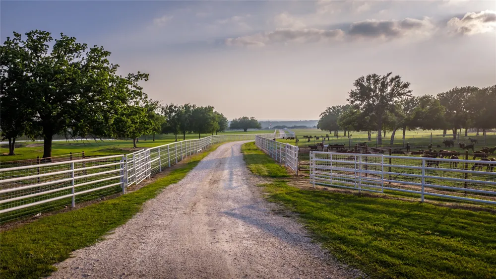 24183 S US 281 Hico, TX 76457