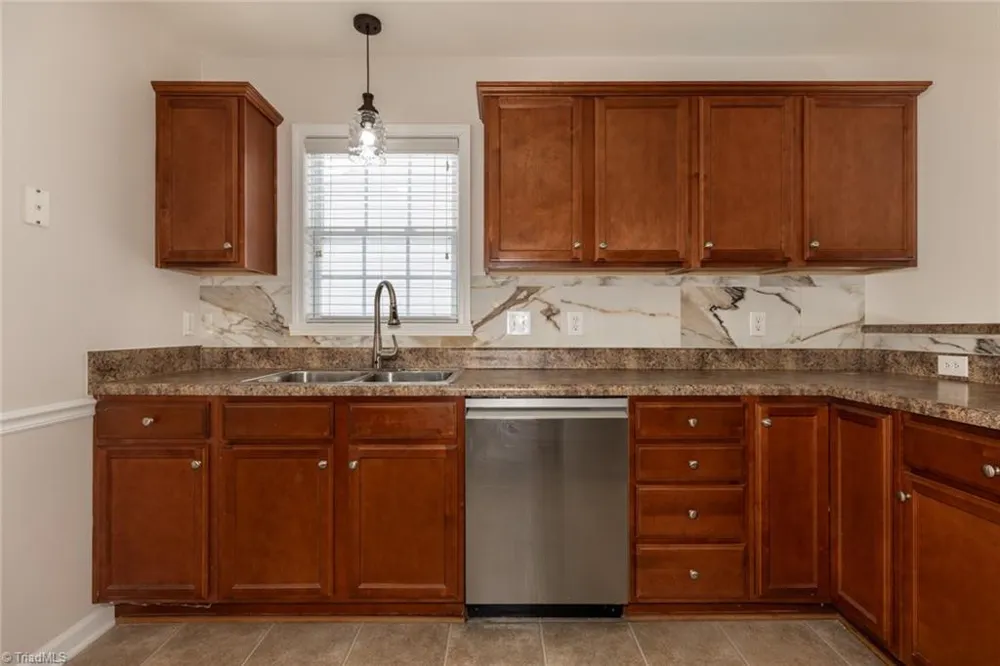 5862 Sunny Ridge Trail Clemmons, NC 27012