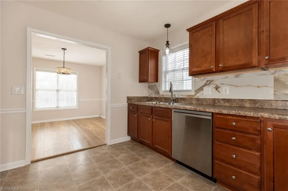 5862 Sunny Ridge Trail Clemmons, NC 27012