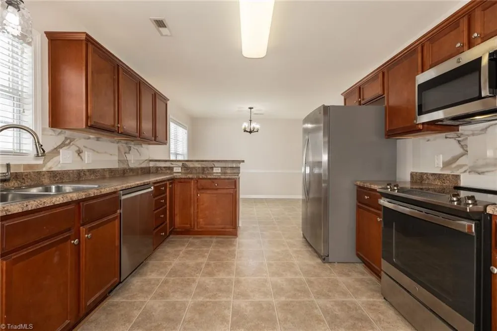 5862 Sunny Ridge Trail Clemmons, NC 27012