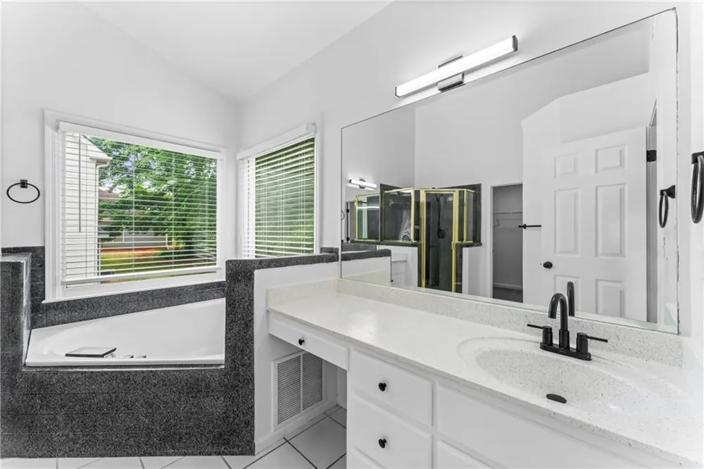 4267 Azalea Walk Ellenwood, GA 30294