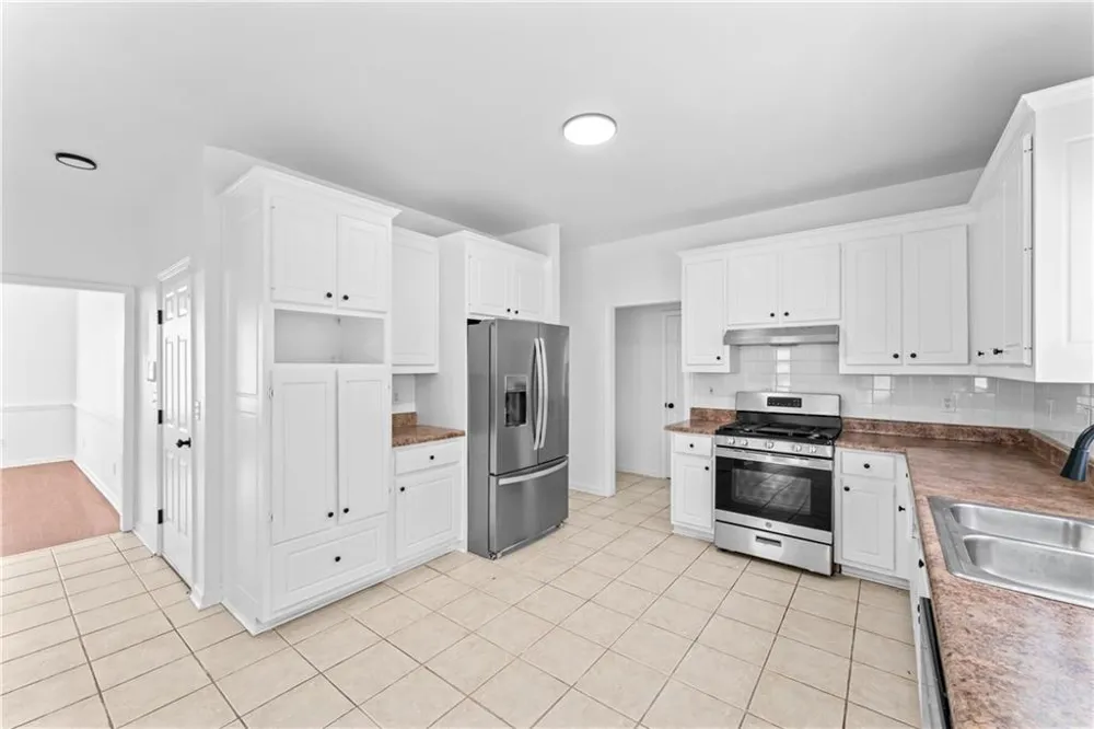 4267 Azalea Walk Ellenwood, GA 30294