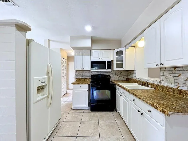 7018 54TH AVENUE St Petersburg, FL 33709
