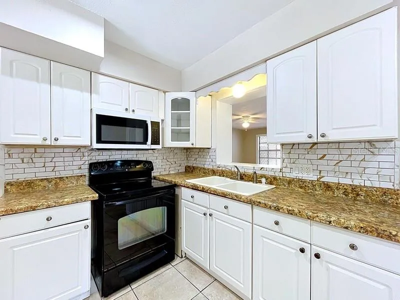 7018 54TH AVENUE St Petersburg, FL 33709