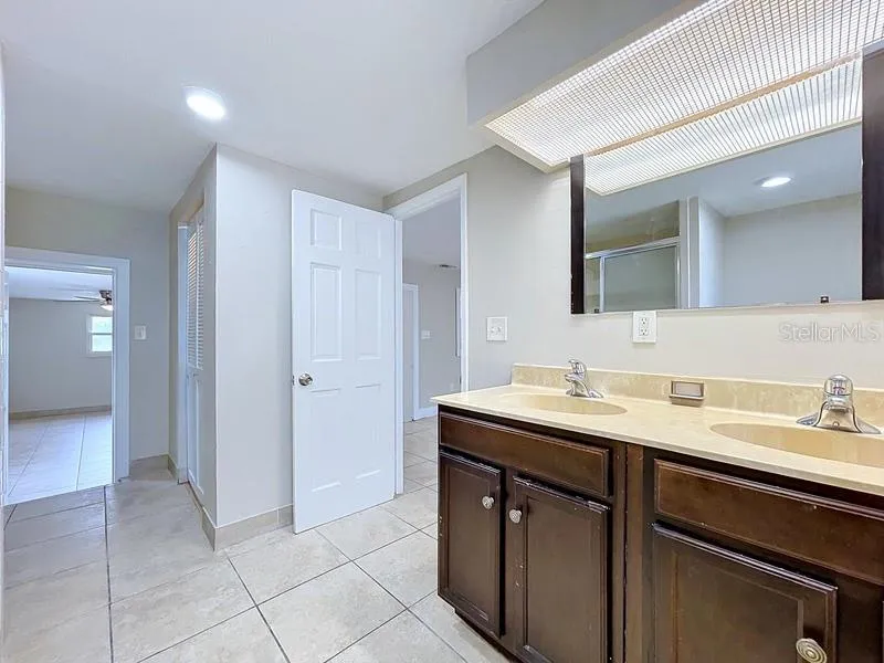 7018 54TH AVENUE St Petersburg, FL 33709