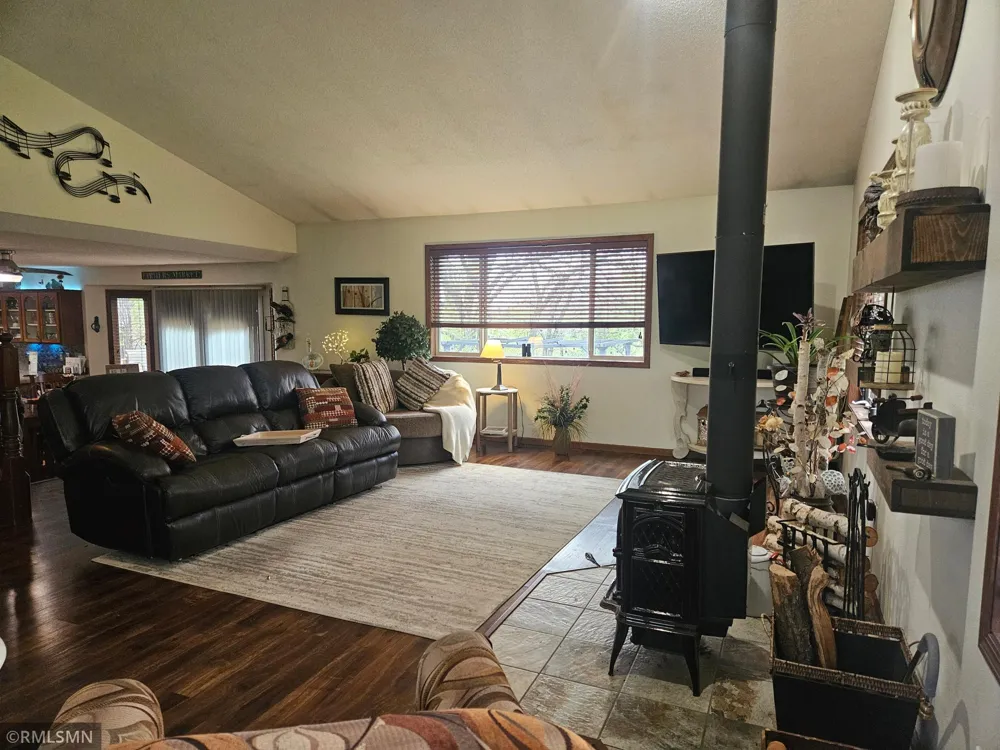 9722 302nd Avenue NW Princeton, MN 55371